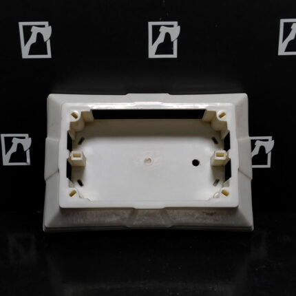 Sheltter Box 6x3 Creamy